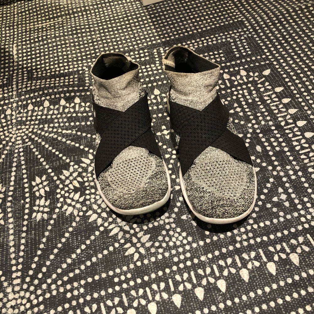 Nike Free RN Motion Flyknit - Picture 2 of 5